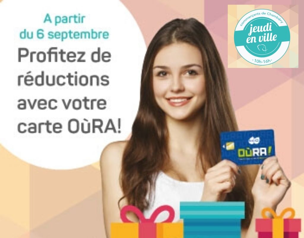 Offres partenaires une jeune fille tient en main sa carte de bus oura synchrobus